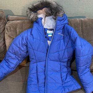 Columbia girls winter jacket with fur hood blue size medium